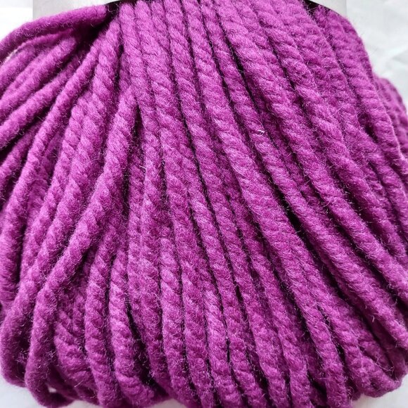 Cascade Yarns Boliviana Bulky Purple - Picture 2 of 2